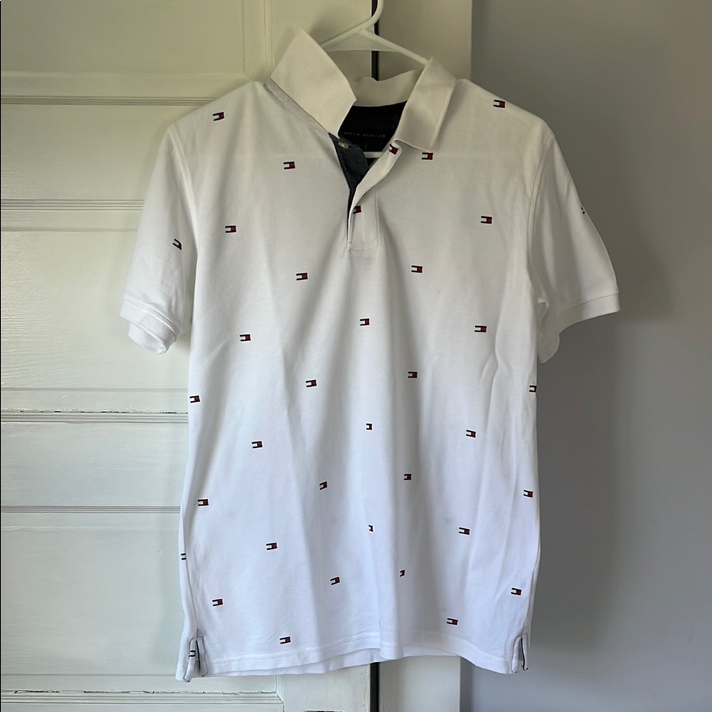Tommy Hilfiger L White Polo white with TH logo. Exc cond